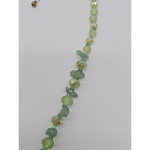 Jadeite Stone Chip & AB Aurora Borealis Acrylic Pistachio Green Beaded Necklace - Picture 15 of 15